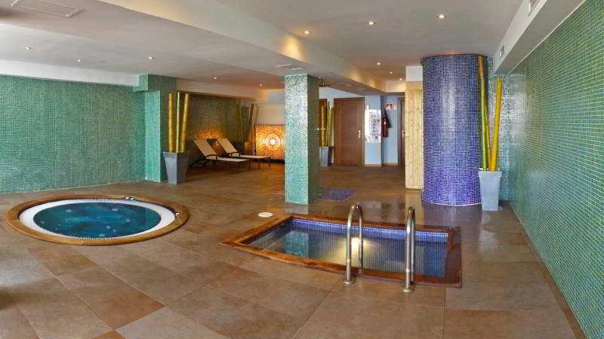 ****  Flamboyan Caribe Hotel & Spa Magaluf  Spain
